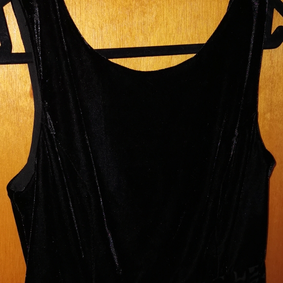 Velvet black dress. - Picture 6 of 9